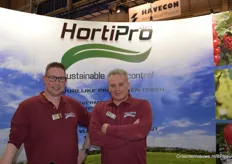 Eric Kerklaan (links) is sinds dit jaar de nieuwe gewasbeschermingsspecialist bij HortiPro. Hier op de foto met Gerco Overweg.